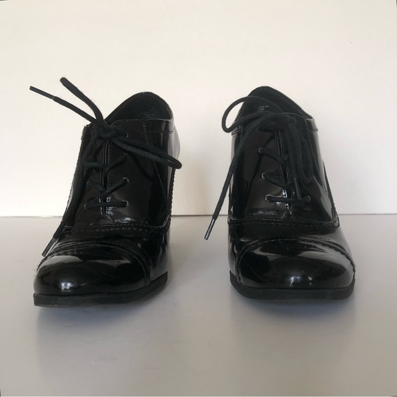 Nine West Faux Patent Leather Oxford Heels Black Size 9 Dark Academia Goth - Picture 2 of 11